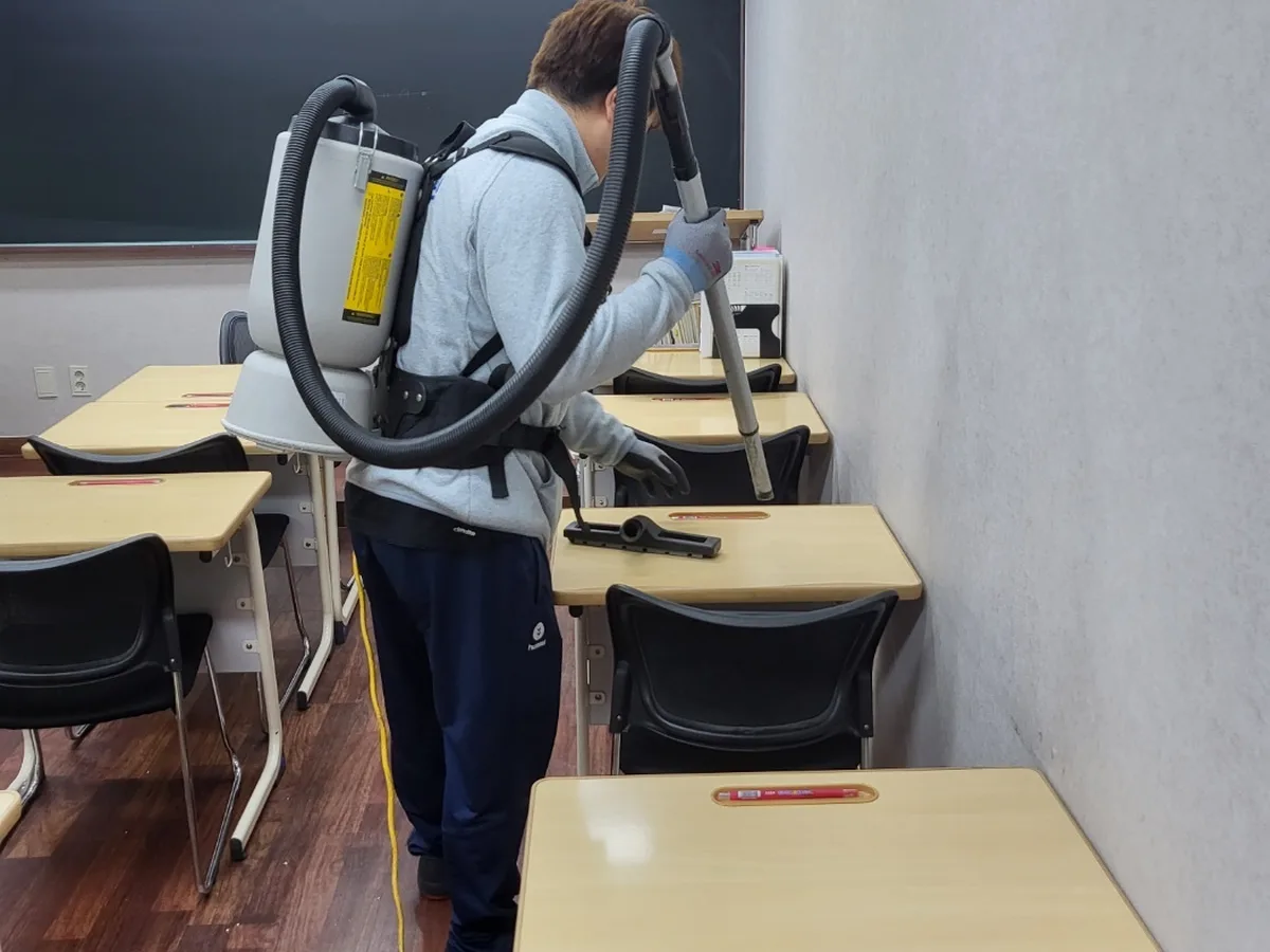 하남시 선동 학원 좌석·책상 진공 바닥 위생청소 사례 - 행진크린