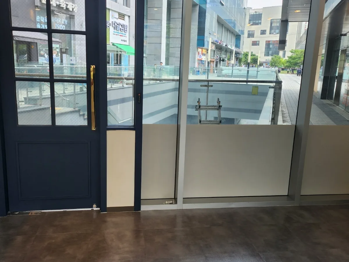 안성시 미양면 사무실 마감재 파티션 구역 위생청소 사례 - 행진크린